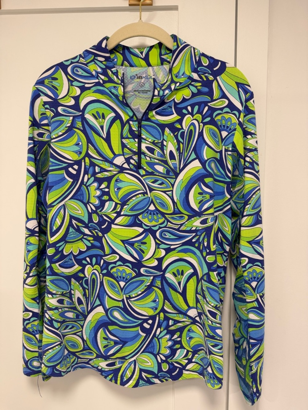 IBKUL Blue Green White Printed Zip-Front Golf Top